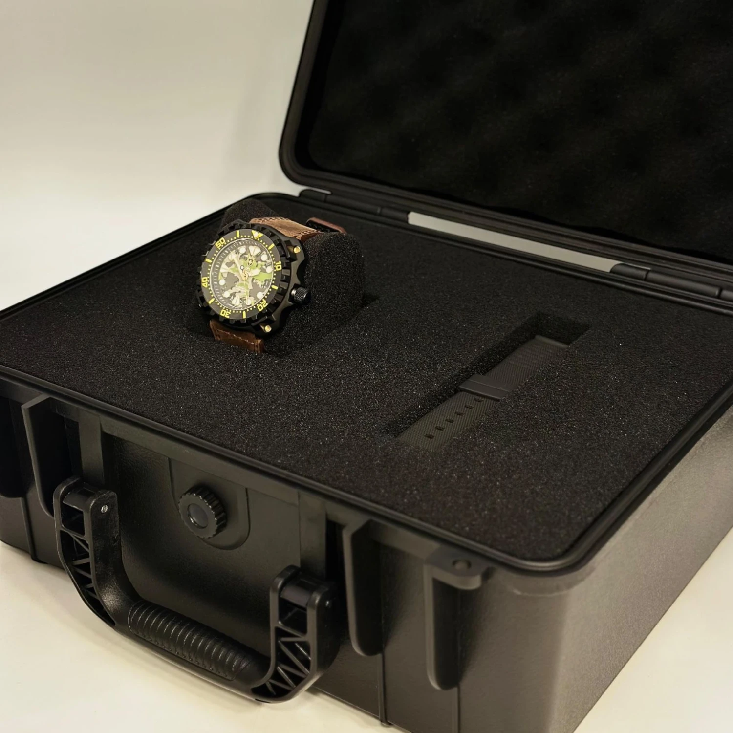 Jevelon JVM105-4B-UL Watch
