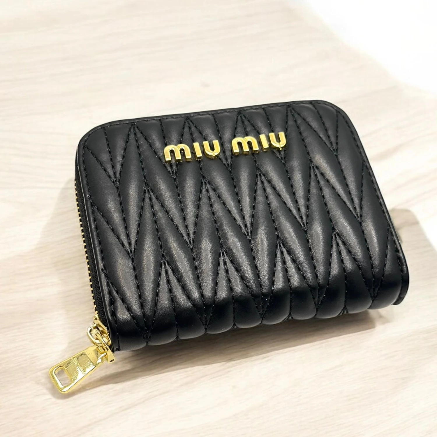 Miu Miu Leather Wallet 8002