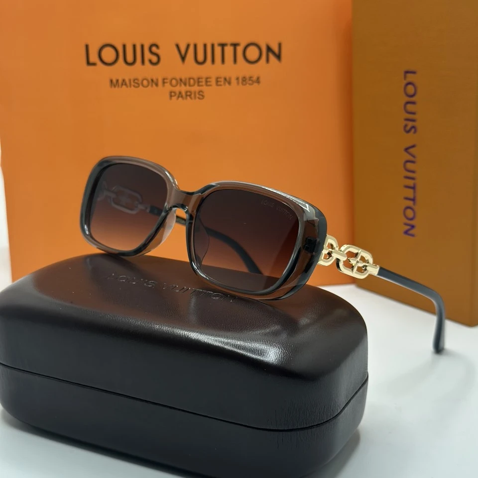 Louis Vuitton Sunglasses 8862